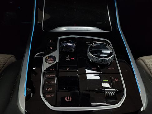 Used 2023 BMW X7 M60i w/ Executive Package image 15