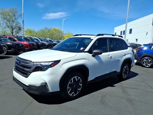 Used 2025 Subaru Forester Premium w/ Convenience Package #2 image 14