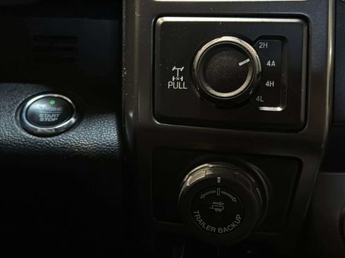 Used 2019 Ford F150 Lariat w/ Equipment Group 502A Luxury AWD/4WD image 33