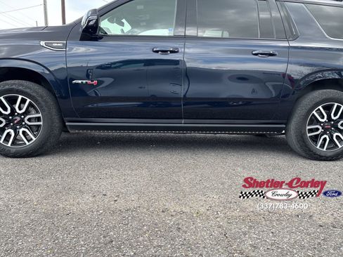 Used 2023 GMC Yukon XL AT4 w/ AT4 Premium Plus Package image 43