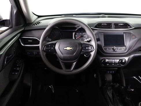 Used 2022 Chevrolet TrailBlazer LT w/ Confidence II Package FWD image 32