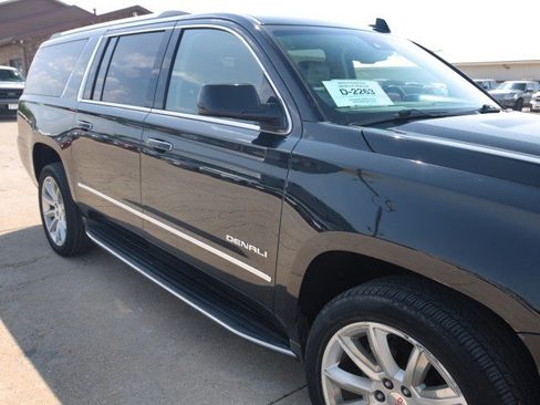 Used 2017 GMC Yukon XL Denali w/ Open Road Package AWD/4WD image 10