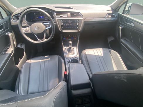 Used 2022 Volkswagen Tiguan SE FWD image 18