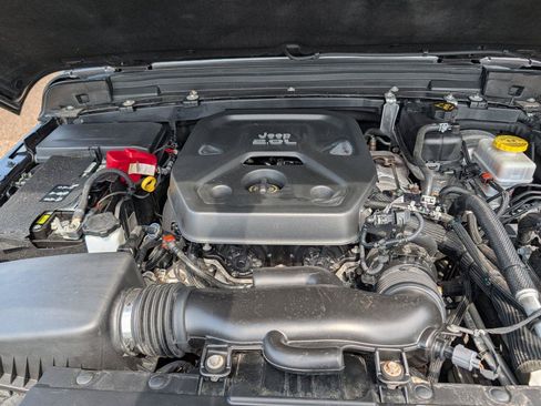 Used 2020 Jeep Wrangler Unlimited Sahara AWD/4WD image 44