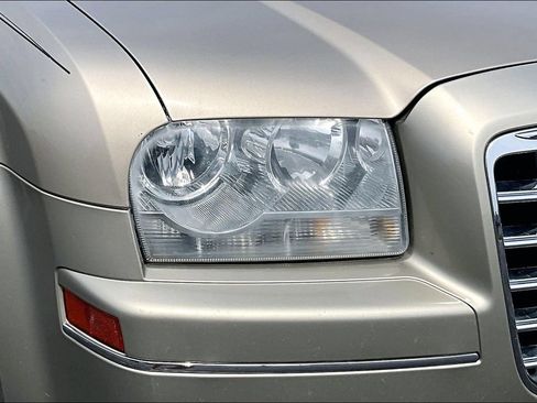 Used 2008 Chrysler 300 Touring RWD image 27
