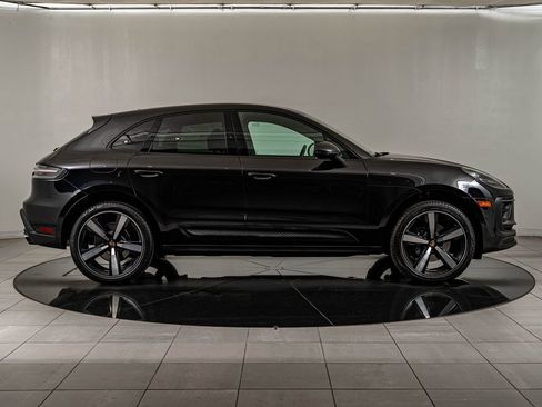 Certified 2025 Porsche Macan AWD/4WD image 9