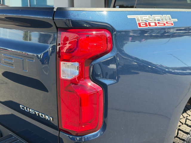 Used 2019 Chevrolet Silverado 1500 Custom Trail Boss w/ Custom Convenience Package AWD/4WD image 10