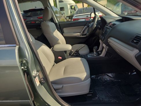 Used 2015 Subaru Forester 2.5i Limited AWD/4WD image 17