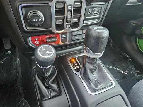 Used 2025 Jeep Wrangler Unlimited Sport AWD/4WD image 12