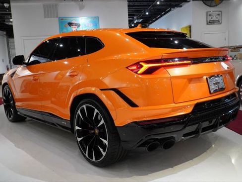 Used 2024 Lamborghini Urus S AWD/4WD image 5