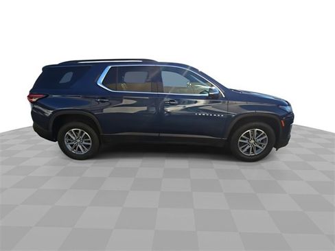 Used 2022 Chevrolet Traverse LT w/ LPO, Floor Liner Package image 9