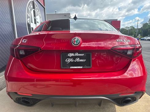 Used 2023 Alfa Romeo Giulia Veloce AWD/4WD image 10