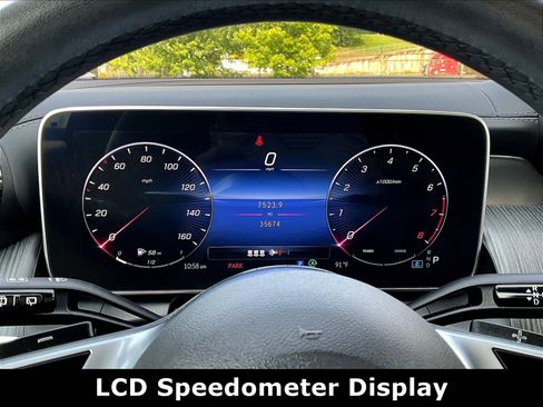 Used 2023 Mercedes-Benz GLC 300 4MATIC image 12