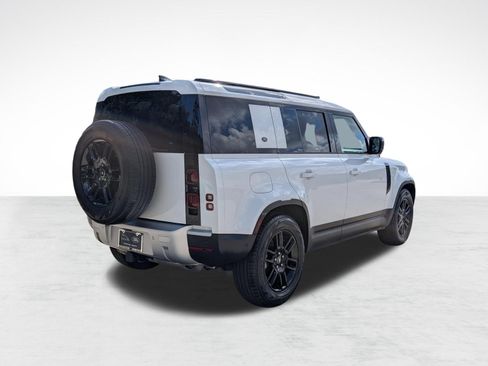 Used 2024 Land Rover Defender 110 S AWD/4WD image 9