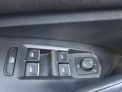 Used 2024 Volkswagen Jetta SE image 16