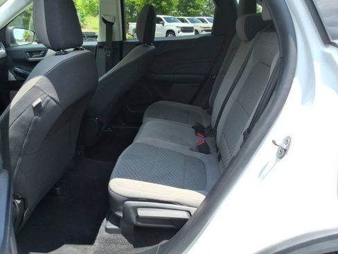 Used 2022 Ford Escape SE FWD image 18