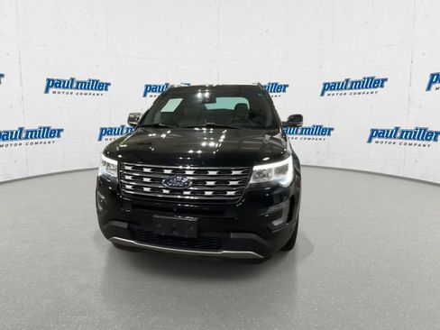 Used 2017 Ford Explorer Limited w/ Equipment Group 301A AWD/4WD image 4