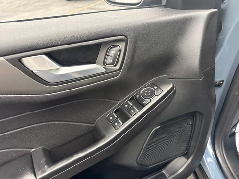 Used 2025 Ford Escape SE FWD image 25