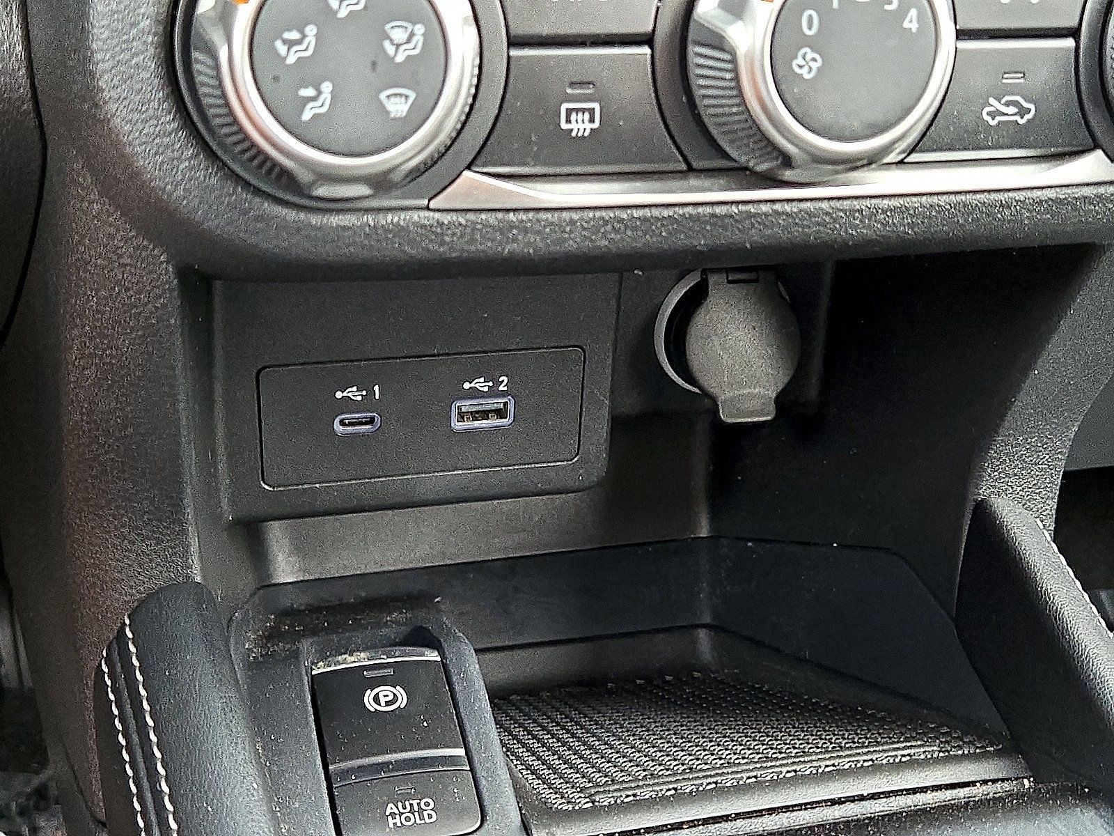 Used 2024 Nissan Kicks SV FWD image 29