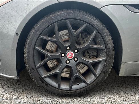 Used 2017 Jaguar F-TYPE S image 9