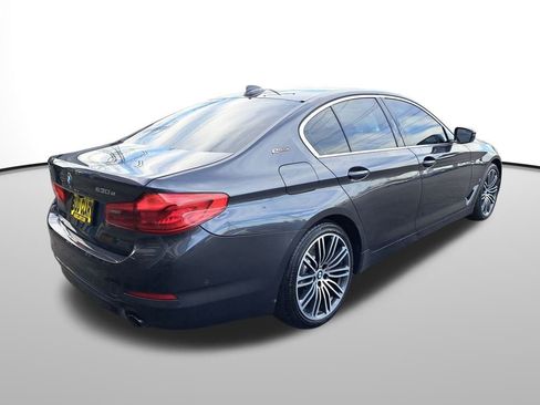 Used 2019 BMW 530e w/ Premium Package image 6