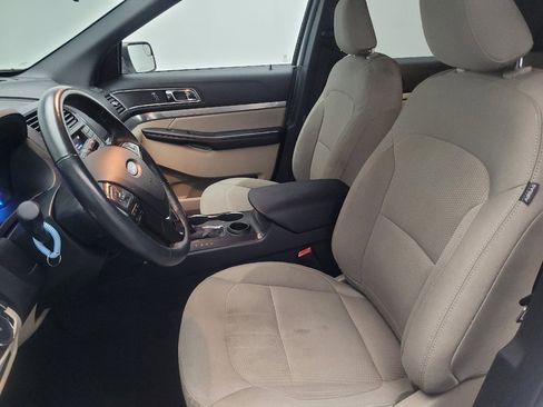 Used 2019 Ford Explorer XLT w/ Class III Trailer Tow Package image 17