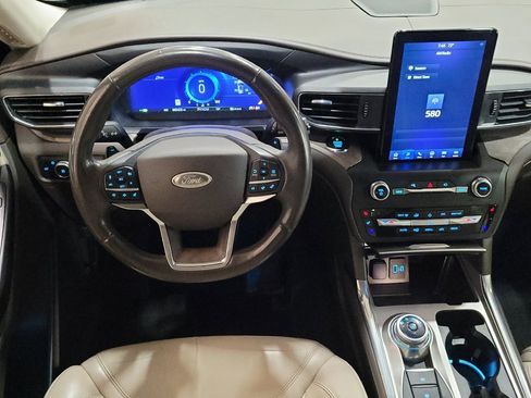 Used 2020 Ford Explorer Platinum w/ Premium Technology Package AWD/4WD image 22