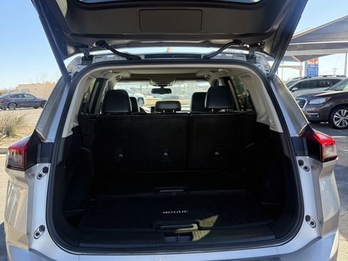 Used 2026 Nissan Rogue Platinum w/ Platinum Premium Package image 9