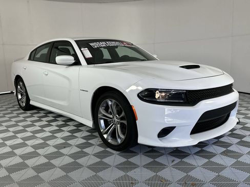 Used 2022 Dodge Charger R/T RWD image 2
