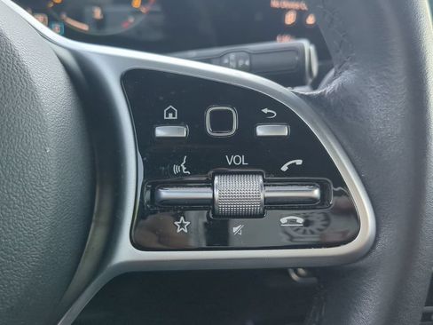 Used 2021 Mercedes-Benz GLB 250 w/ Premium Package image 13