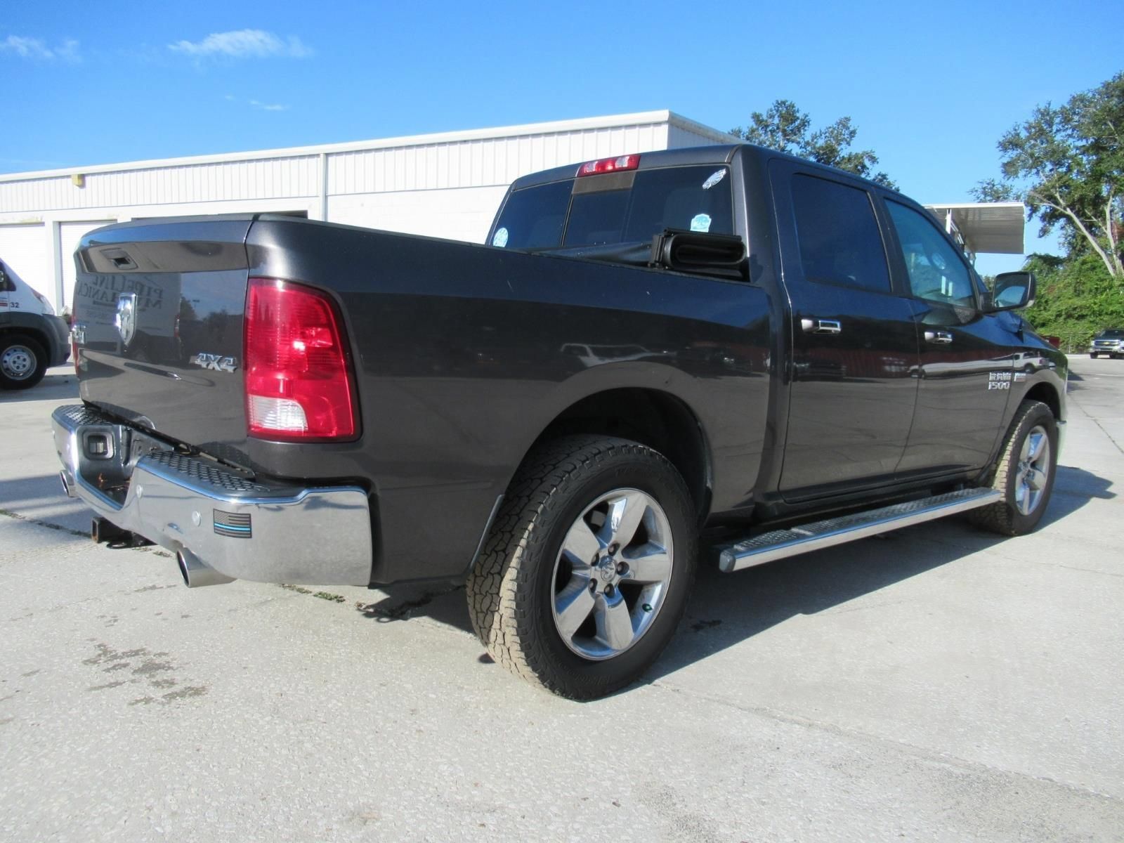 Used 2017 RAM 1500 Big Horn AWD/4WD image 4