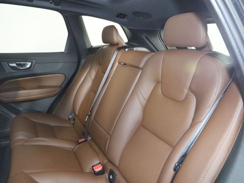 Used 2023 Volvo XC60 B5 Plus w/ Climate Package AWD/4WD image 40