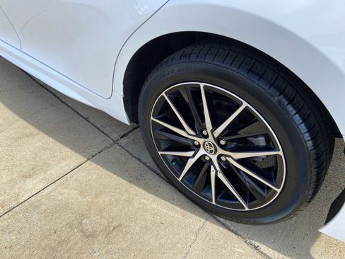 Used 2024 Toyota Camry SE image 29