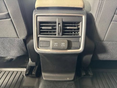 Used 2019 Subaru Forester Premium AWD/4WD image 14