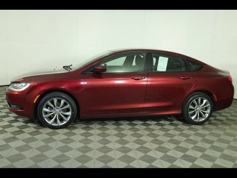 Used 2016 Chrysler 200 S FWD image 8