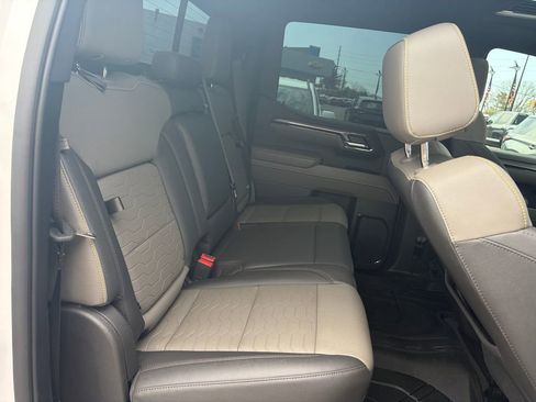 Used 2023 Chevrolet Silverado 1500 ZR2 w/ Technology Package AWD/4WD image 30