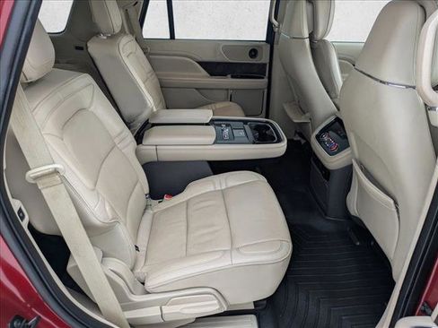 Used 2018 Lincoln Navigator Reserve w/ Technology Package AWD/4WD image 19