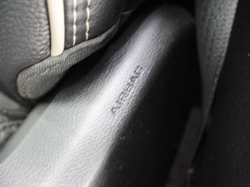 Used 2019 RAM 1500 Laramie AWD/4WD image 45