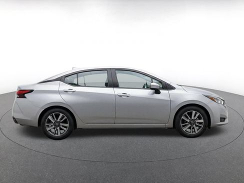 Used 2025 Nissan Versa SV FWD image 9