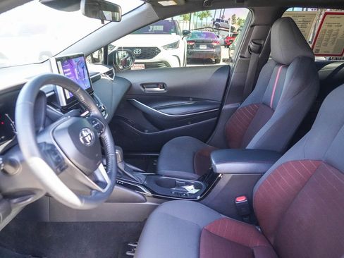 Certified 2025 Toyota Corolla SE w/ SE Premium Package FWD image 18
