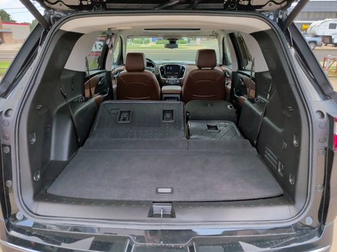 Used 2021 Chevrolet Traverse High Country w/ LPO, Floor Liner Package AWD/4WD image 47