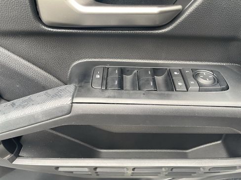 Used 2025 Toyota Tacoma TRD Sport image 17