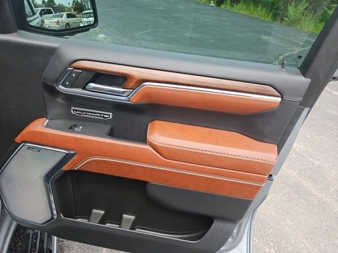 Used 2024 GMC Sierra 1500 Denali Ultimate image 10