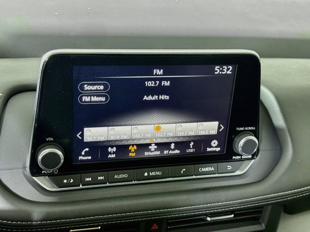 Certified 2025 Nissan Rogue SV FWD image 7