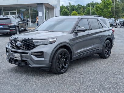 Certified 2023 Ford Explorer ST-Line w/ Class IV Trailer Tow Package