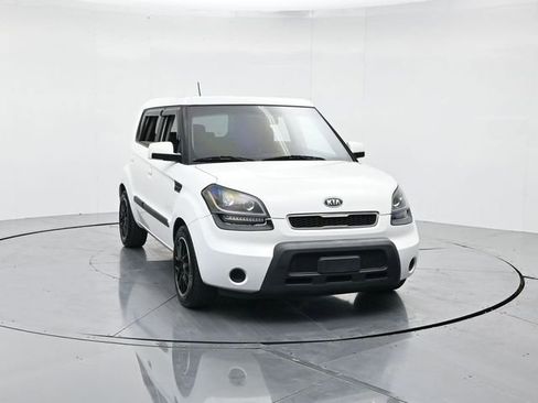 Used 2010 Kia Soul + image 4