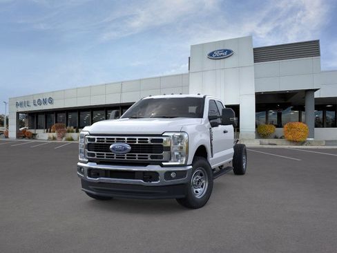 New 2026 Ford F350 XL w/ XL Chrome Package AWD/4WD image 2