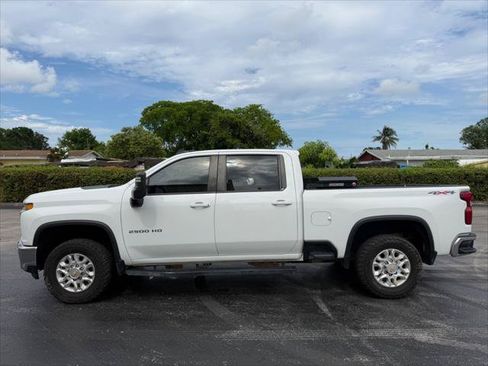 Used 2023 Chevrolet Silverado 2500 LT w/ Convenience Package AWD/4WD image 3