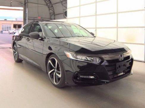 Used 2018 Honda Accord Sport image 6