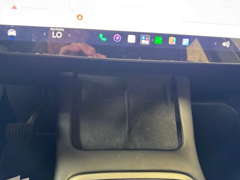 Used 2025 Tesla Model Y Long Range RWD image 12